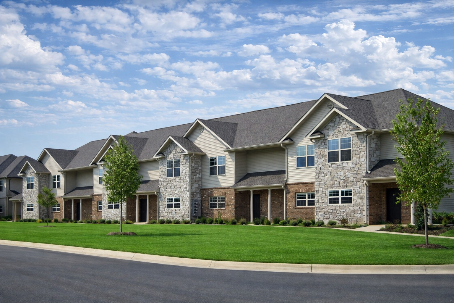 Savannah Hills – 4221 Fonda Jo Drive #221 – AVAILABLE MID-AUGUST